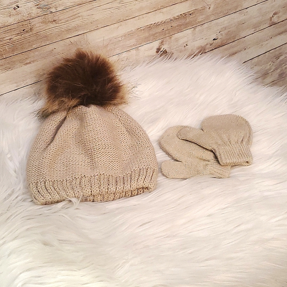 Infant knit hat & mittens
